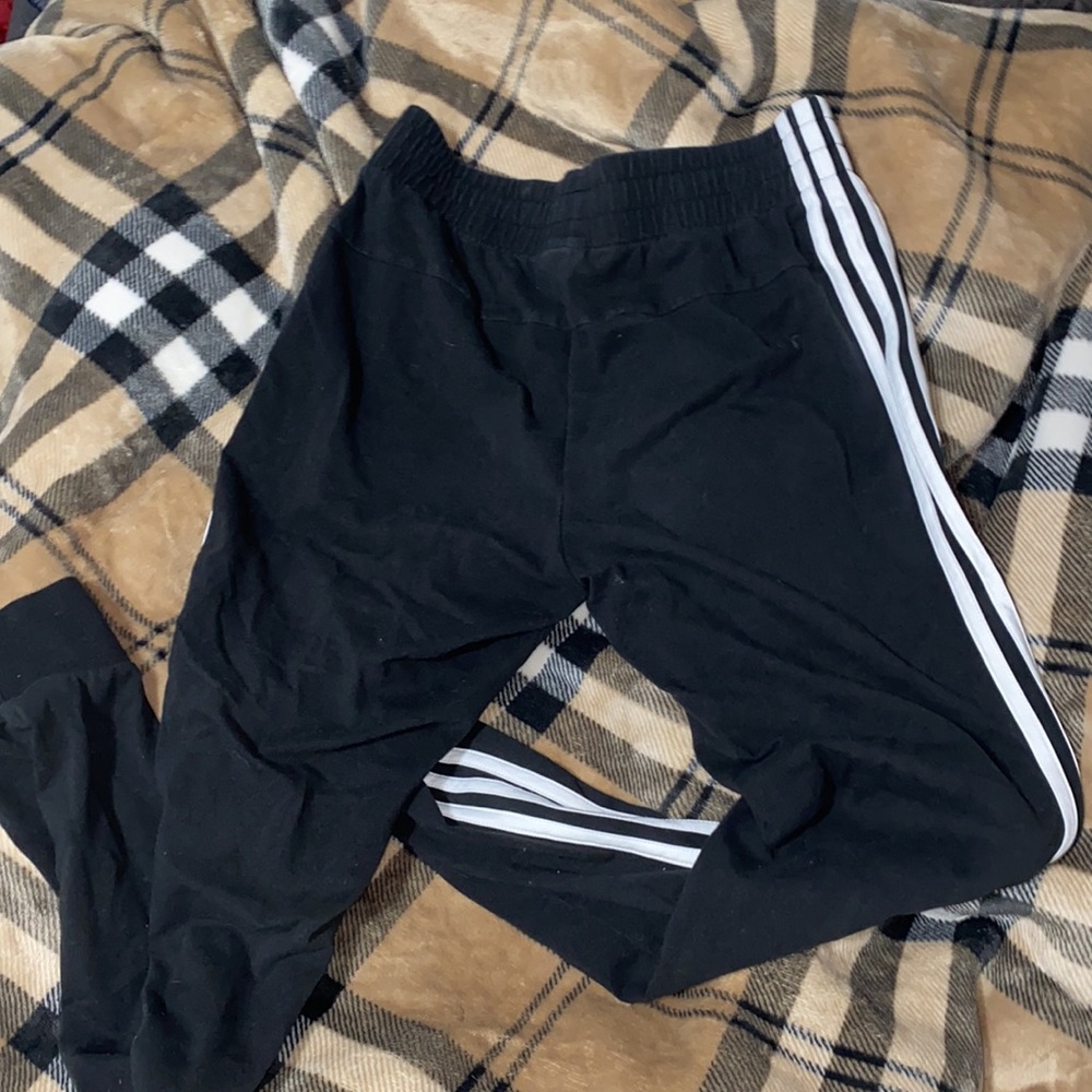 🪿Black Adidas leggings with 3 white stripes down the leg! - Picture 8 of 8